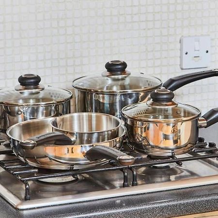 New - The Chique Scandic Cambridge Abode - Parking エクステリア 写真