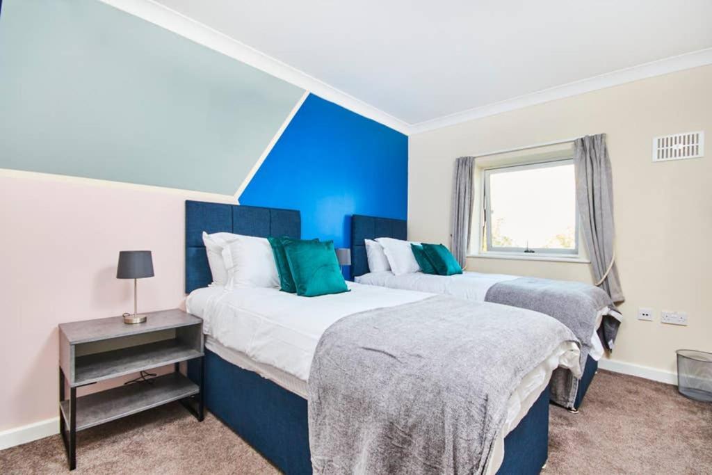 New - The Chique Scandic Cambridge Abode - Parking エクステリア 写真