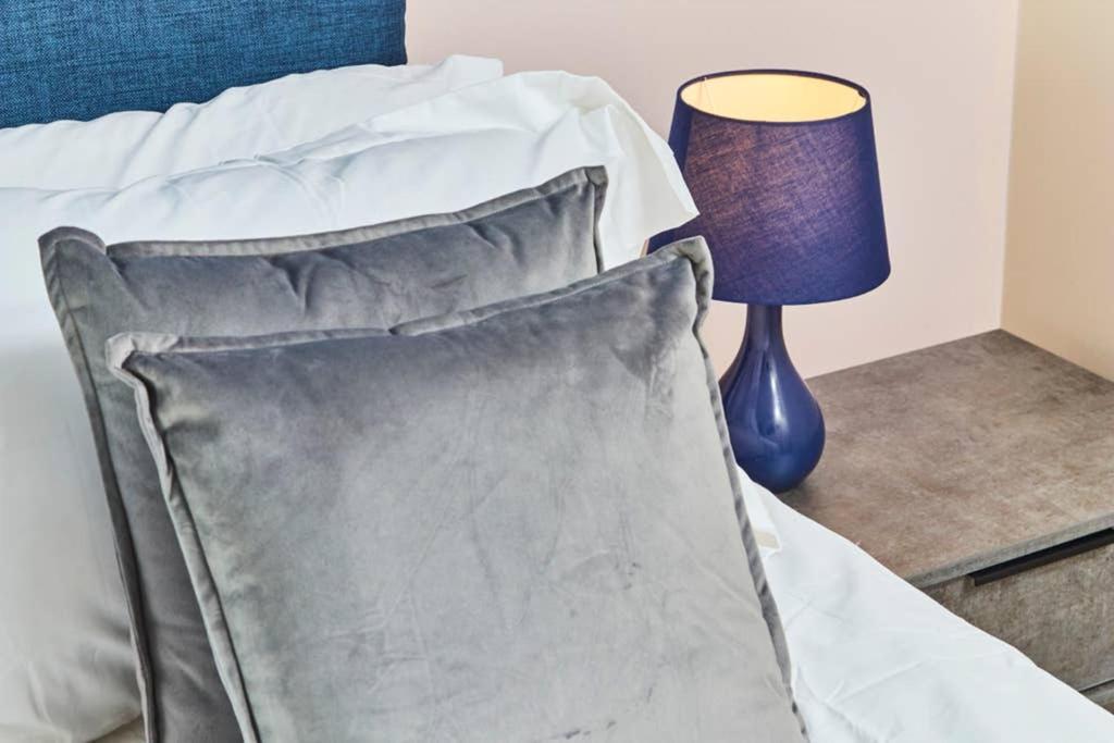 New - The Chique Scandic Cambridge Abode - Parking エクステリア 写真