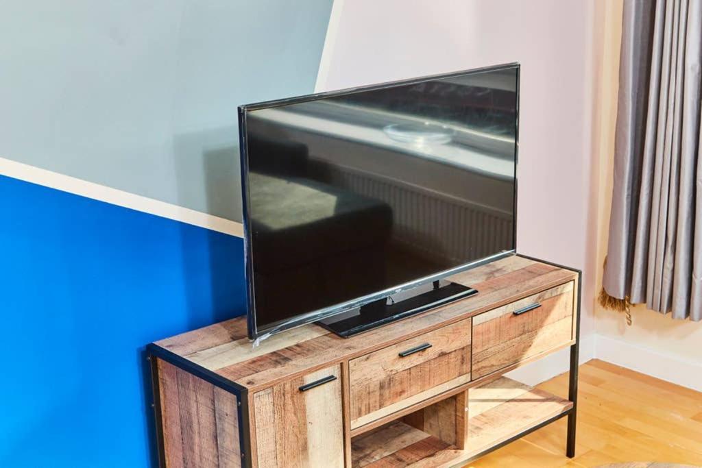 New - The Chique Scandic Cambridge Abode - Parking エクステリア 写真
