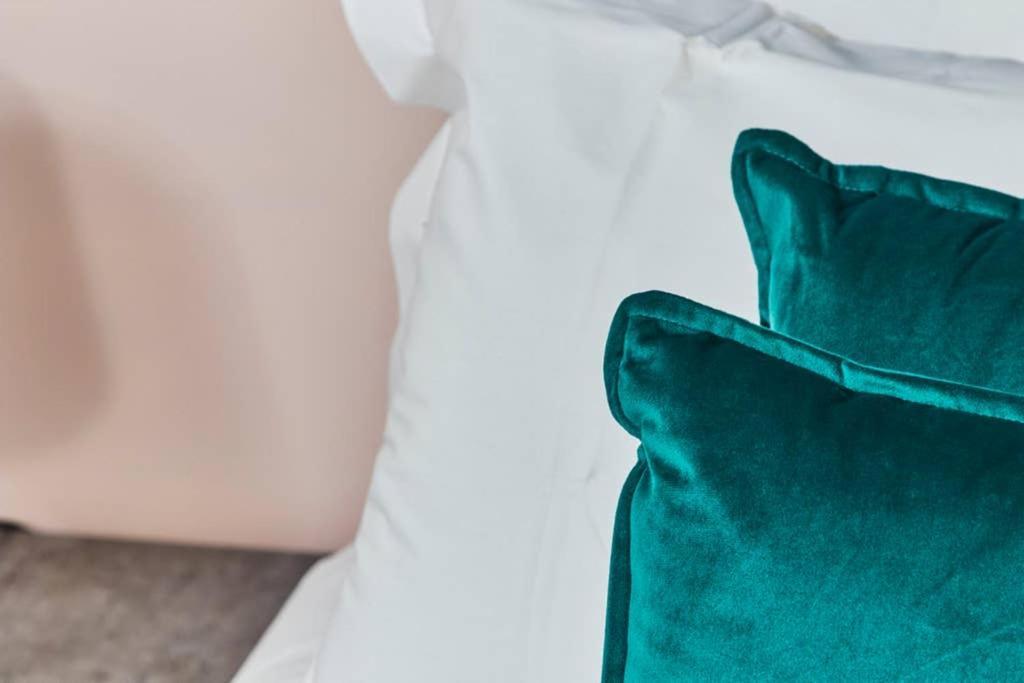 New - The Chique Scandic Cambridge Abode - Parking エクステリア 写真